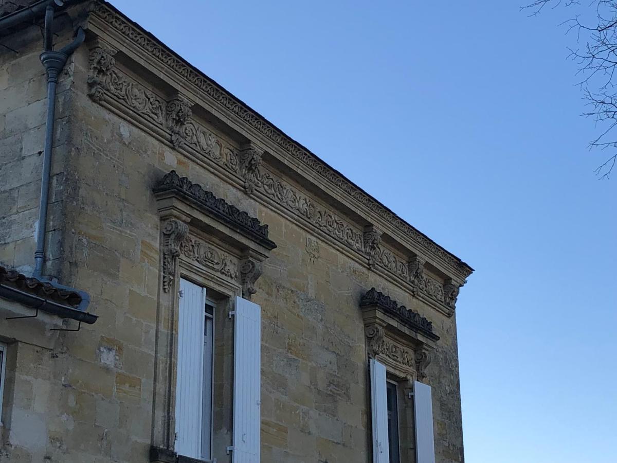 Le Numero 15 Saint-Seurin-sur-l'Isle Exteriör bild