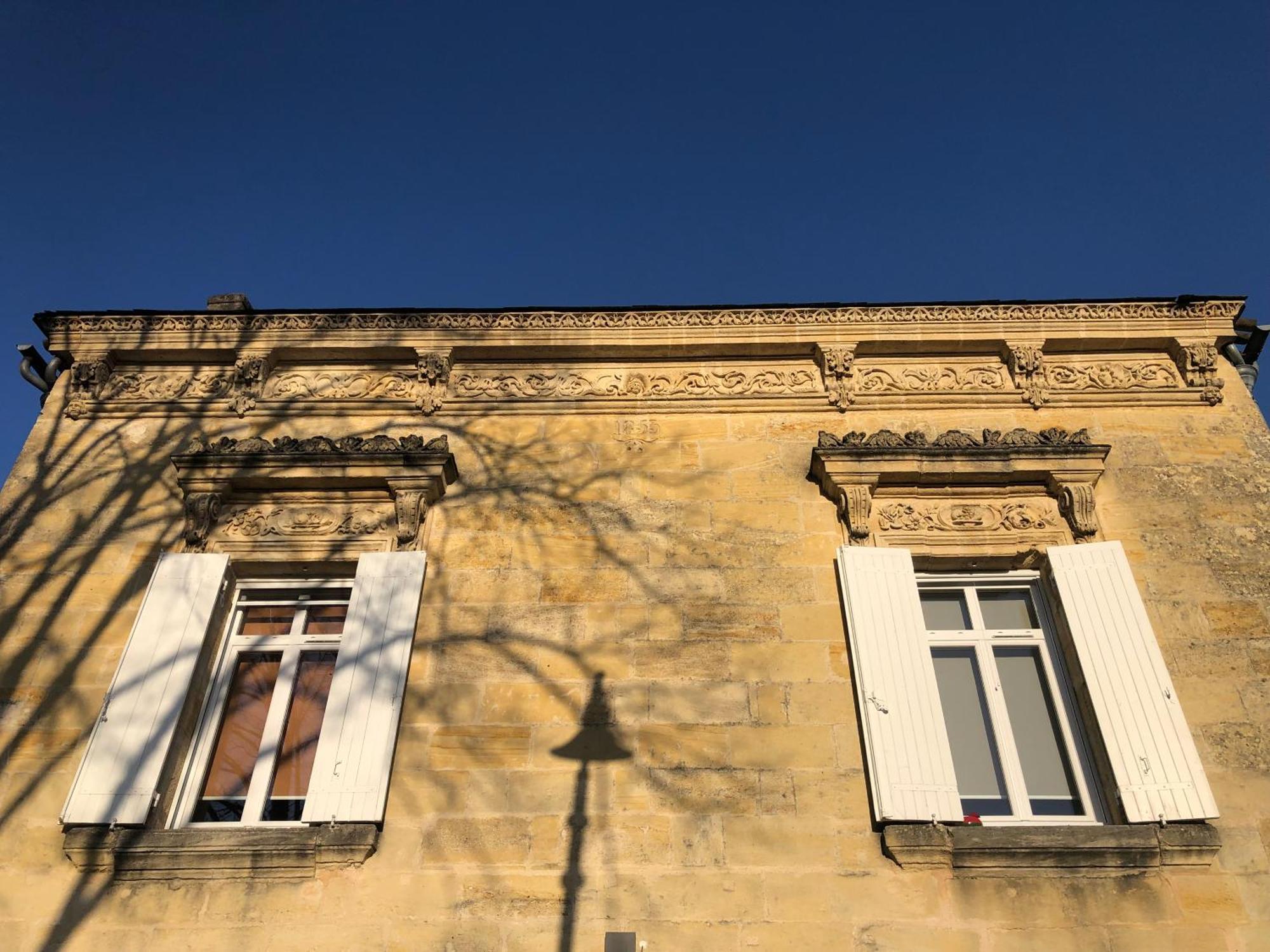 Le Numero 15 Saint-Seurin-sur-l'Isle Exteriör bild